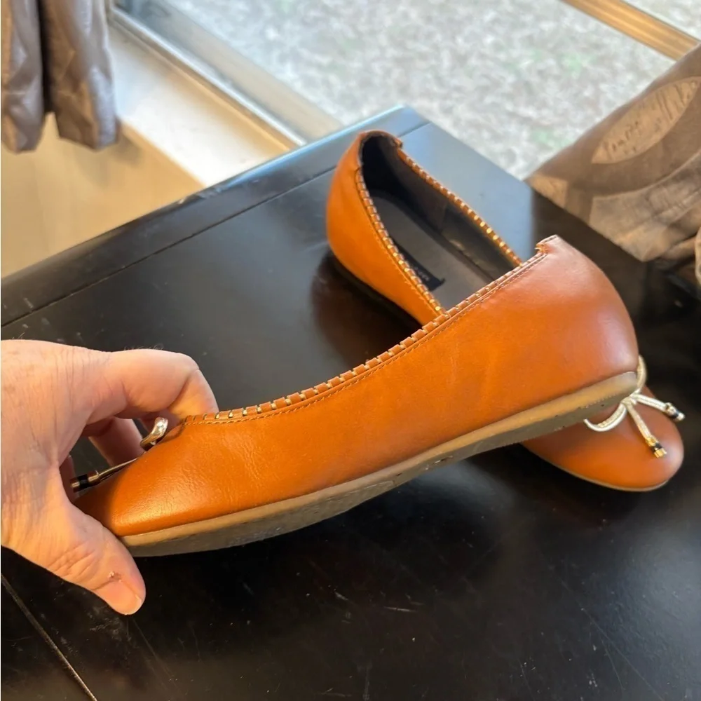 Tommy Hilfiger Cognac Flats Big Girls Size 5